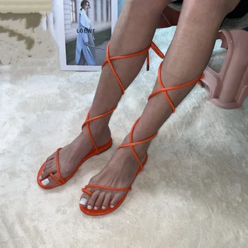 Пляжные сандалии 2023, летние новые плоские универсальные сандалии с перекрестными ремешками, модный тренд, Корейская верхняя одежда на тонком ремешке, плюс размер 43