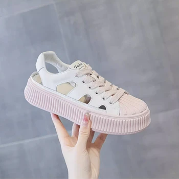 2023 Новые модные полые маленькие белые туфли в женском школьном стиле, взрывная Корейская повседневная обувь для настольных игр, соответствуют всем тенденциям.