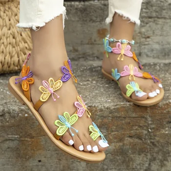 Новые Летние сандалии на плоской подошве, пляжные сандалии, украшенные разноцветными бабочками, уличная женская обувь, обувь для женщин