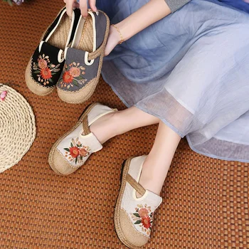 Женская обувь на плоской подошве; 2023 Новая женская обувь ручной работы из хлопка и льна с вышивкой в стиле Ретро в сдержанном стиле с круглым носком и цветами в национальном стиле